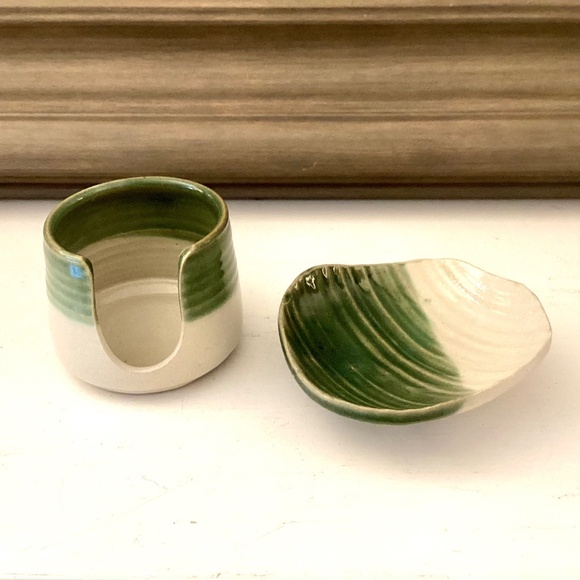 Studio Pottery 2 Ps Set Green Tone Soap Dish Spunge Or Toothbrush Holder - Picture 1 of 12